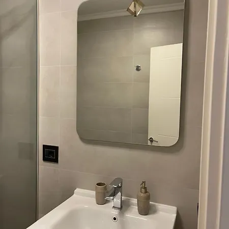 Modern Skyline Studios- Elegant In New Bazaar Tirana