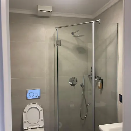 Modern Skyline Studios- Elegant In New Bazaar Tirana