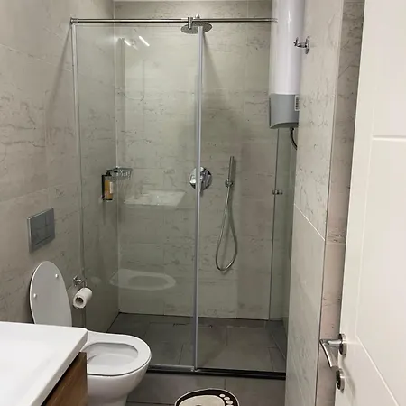 Modern Skyline Studios- Elegant In New Bazaar *