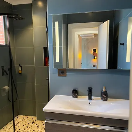 Apartment Modern Skyline Studios- Elegant In New Bazaar *