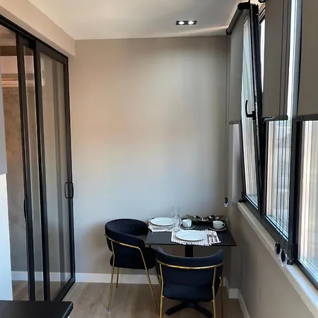 Modern Skyline Studios- Elegant In New Bazaar *