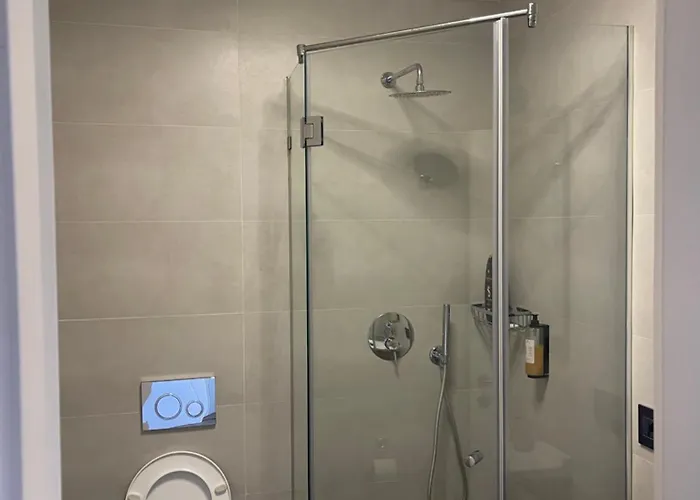 Modern Skyline Studios- Elegant In New Bazaar تيرانا