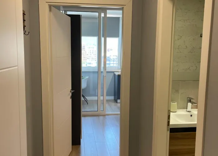 Modern Skyline Studios- Elegant In New Bazaar * تيرانا